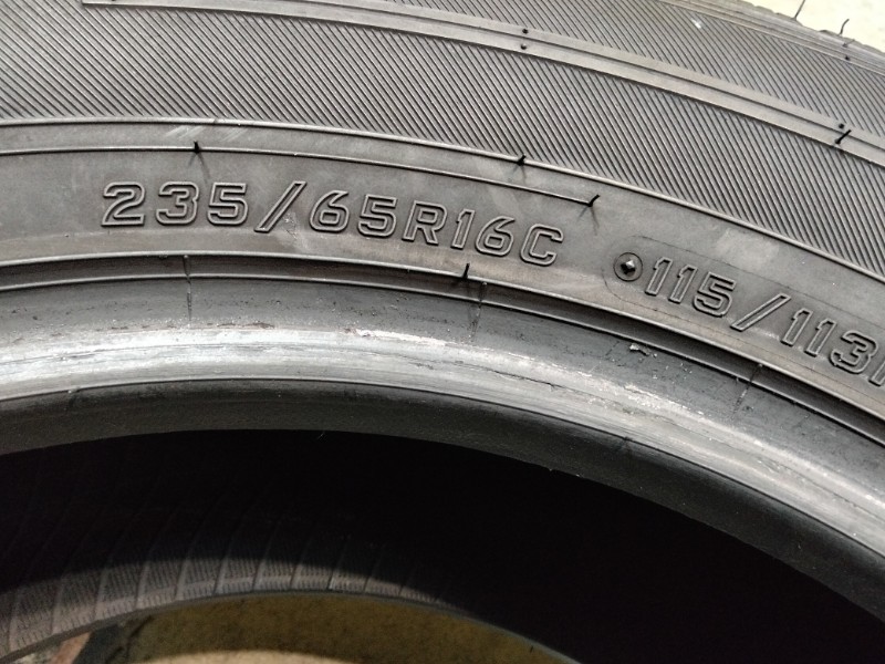 4 Gomme usate 235 65 16 C Pneumatici Invernali FALKEN 4 Gomme usate 235 65 16 C Pneumatici Invernali FALKEN