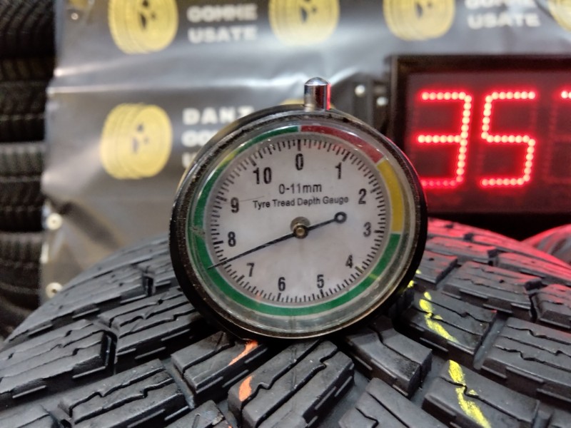 4 Gomme usate 215 60 17 Pneumatici Invernali PIRELLI 4 Gomme usate 215 60 17 Pneumatici Invernali PIRELLI
