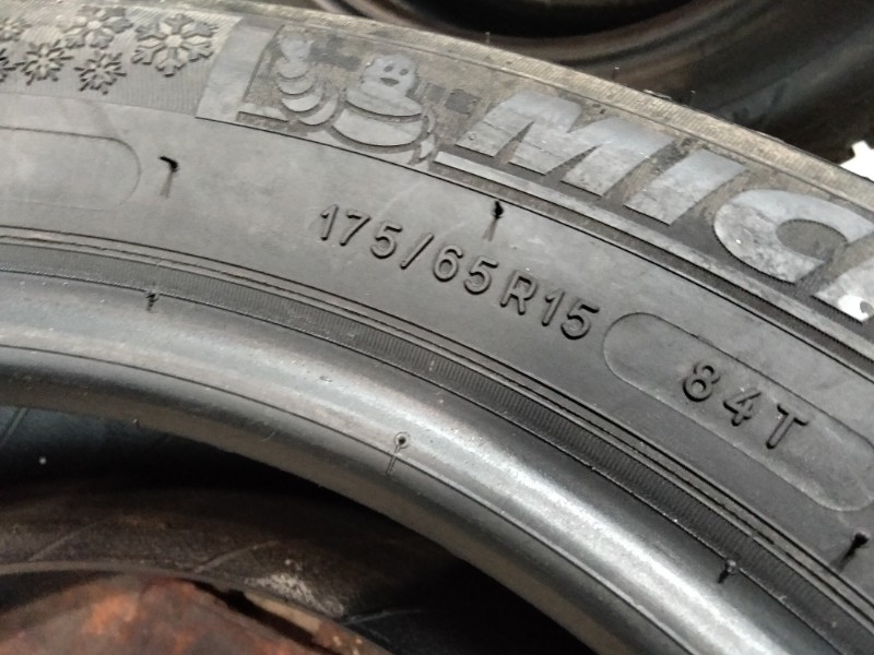 4 Gomme usate 175 65 15 Pneumatici Invernali MICHELIN 4 Gomme usate 175 65 15 Pneumatici Invernali MICHELIN