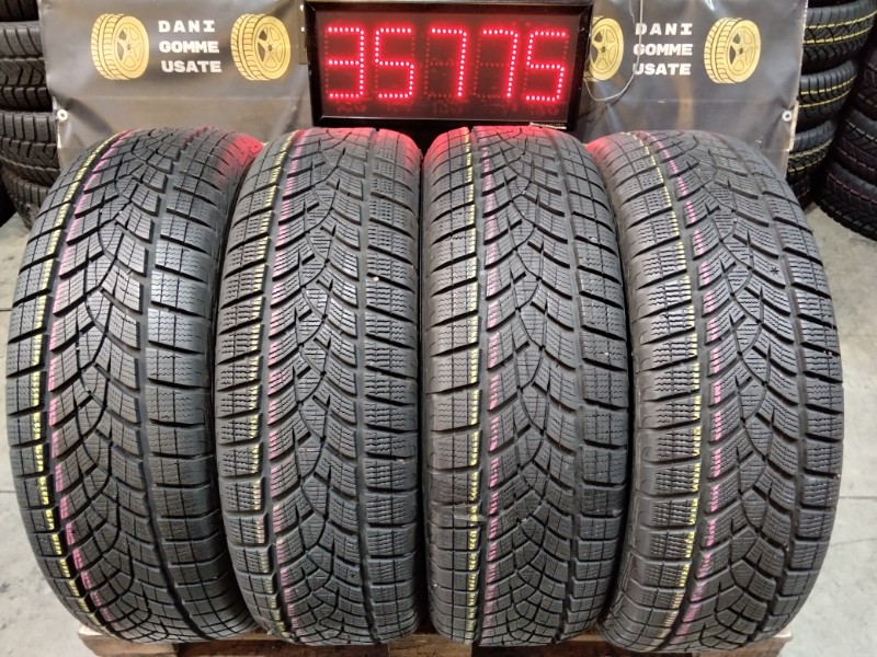 4 Gomme usate 225 60 18 Pneumatici Invernali GOODYEAR 4 Gomme usate 225 60 18 Pneumatici Invernali GOODYEAR