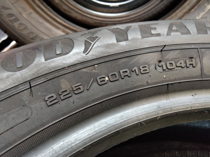 4 Gomme usate 225 60 18 Pneumatici Invernali GOODYEAR 4 Gomme usate 225 60 18 Pneumatici Invernali GOODYEAR