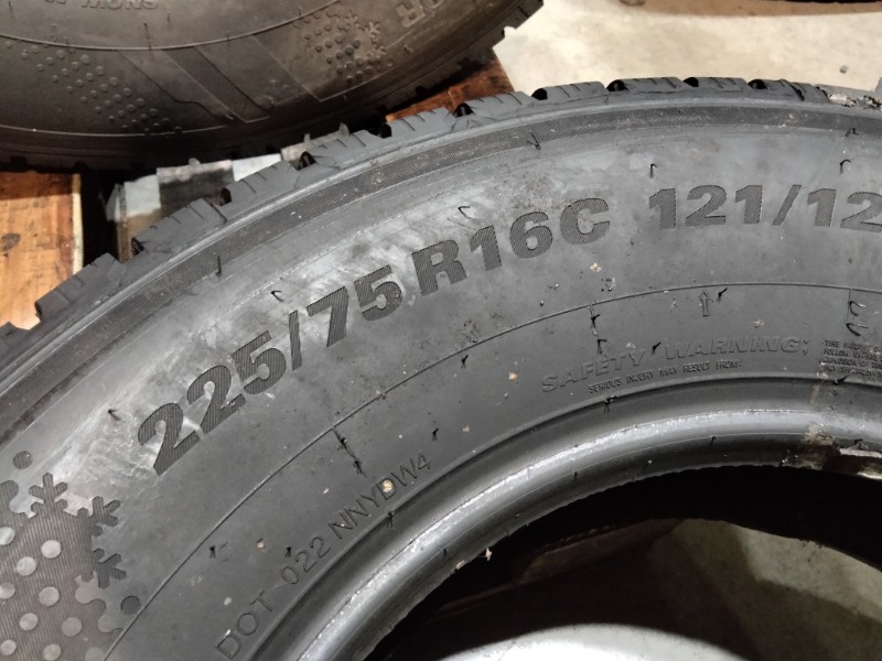 4 Gomme usate 225 75 16 C Pneumatici Invernali KUMHO 4 Gomme usate 225 75 16 C Pneumatici Invernali KUMHO