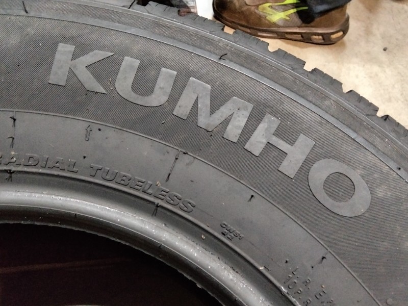 4 Gomme usate 225 75 16 C Pneumatici Invernali KUMHO 4 Gomme usate 225 75 16 C Pneumatici Invernali KUMHO