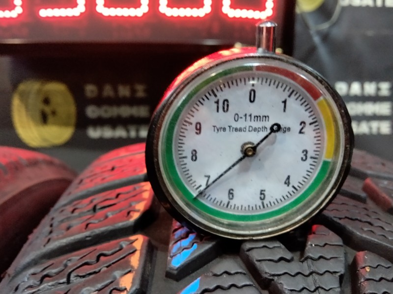 2 Gomme usate 185 55 15 Pneumatici Invernali DUNLOP 2 Gomme usate 185 55 15 Pneumatici Invernali DUNLOP