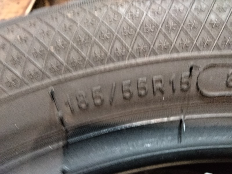 4 Gomme usate 185 55 15 Pneumatici Invernali KLEBER 4 Gomme usate 185 55 15 Pneumatici Invernali KLEBER