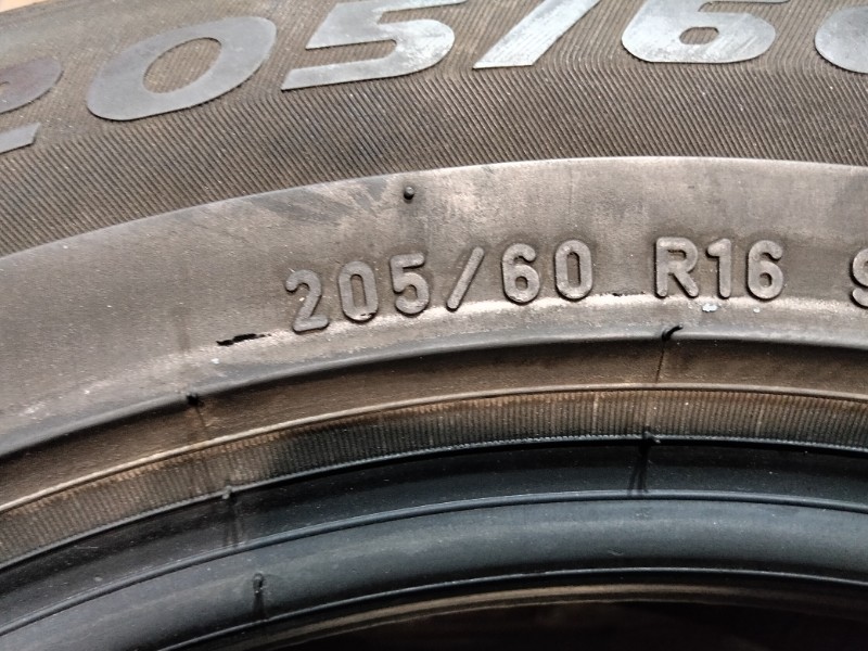 4 Gomme usate 205 60 16 Pneumatici Invernali PIRELLI 4 Gomme usate 205 60 16 Pneumatici Invernali PIRELLI