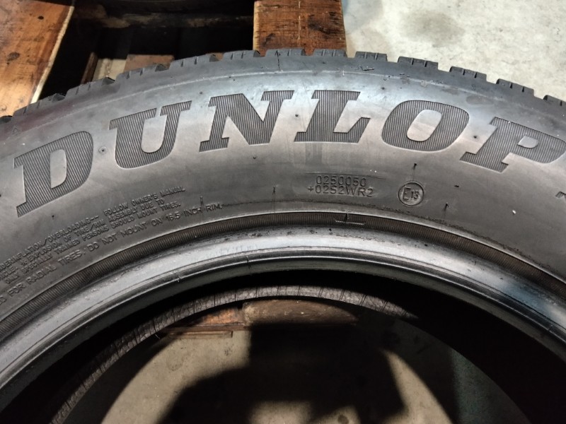 4 Gomme usate 215 60 16 Pneumatici Invernali DUNLOP 4 Gomme usate 215 60 16 Pneumatici Invernali DUNLOP
