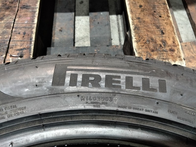 2 Gomme usate 295 40 20 e 2 Gomme usate 265 45 20 Pneumatici Invernali PIRELLI 2 Gomme usate 295 40 20 e 2 Gomme usate 265 45 20 Pneumatici Invernali PIRELLI