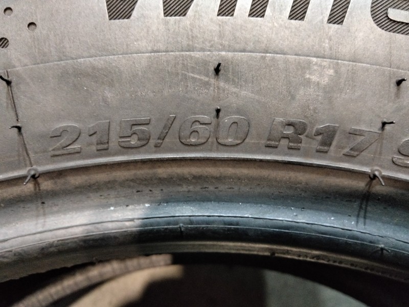 4 Gomme usate 215 60 17 Pneumatici Invernali KUMHO 4 Gomme usate 215 60 17 Pneumatici Invernali KUMHO