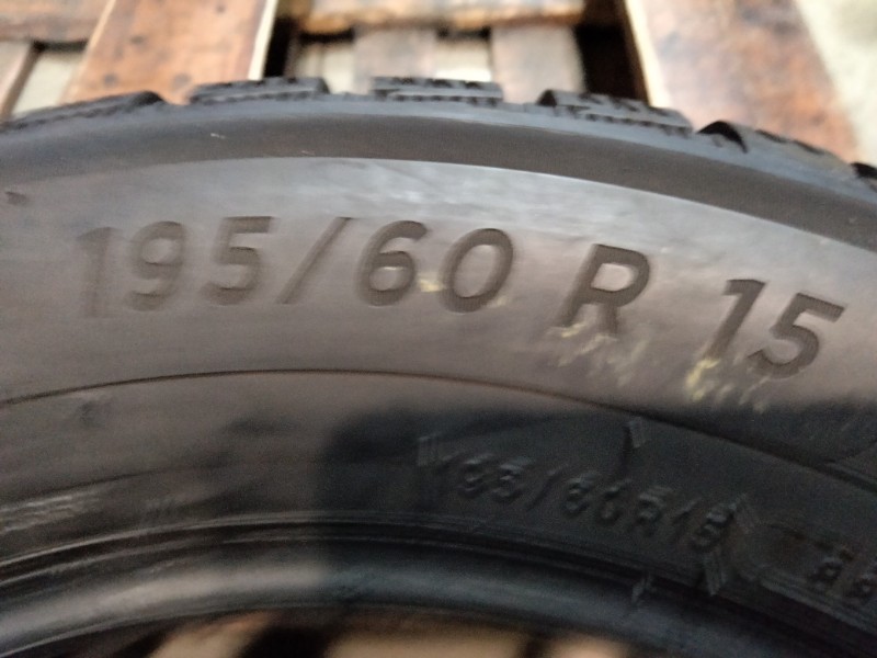 4 Gomme usate 195 60 15 Pneumatici Invernali MICHELIN 4 Gomme usate 195 60 15 Pneumatici Invernali MICHELIN