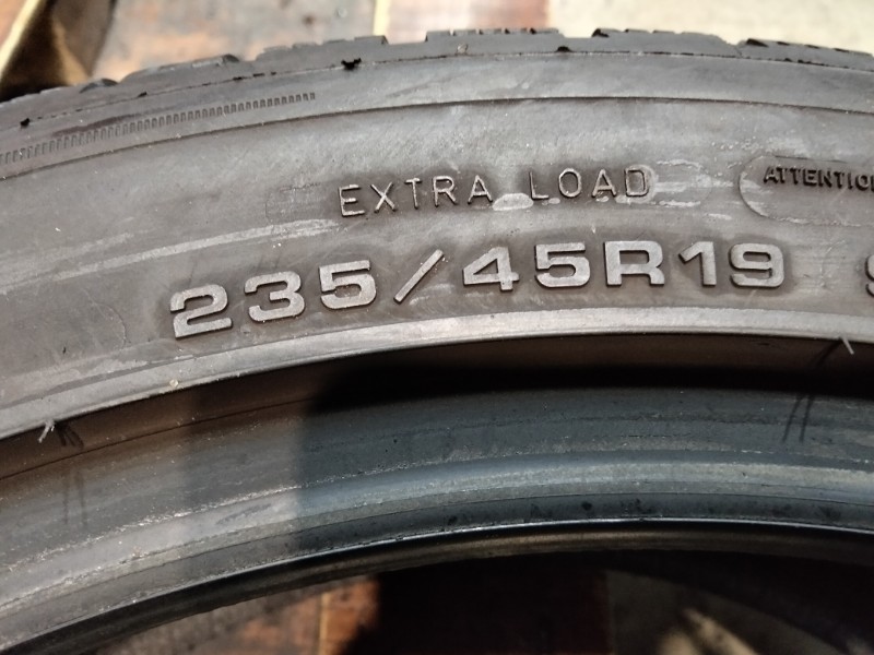 2 Gomme usate 235 45 19 Pneumatici Invernali GOODYEAR 2 Gomme usate 235 45 19 Pneumatici Invernali GOODYEAR