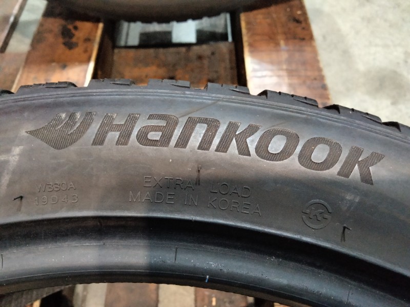 2 Gomme usate 235 45 20 Pneumatici Invernali HANKOOK 2 Gomme usate 235 45 20 Pneumatici Invernali HANKOOK