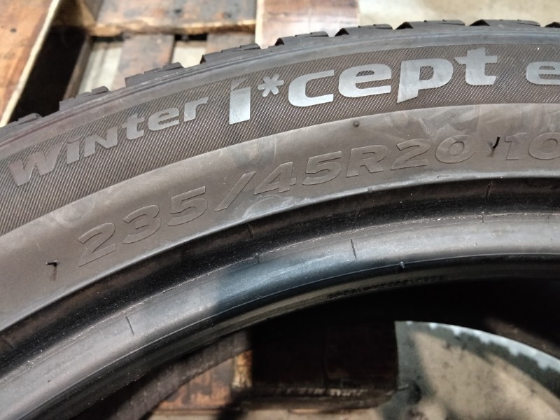 2 Gomme usate 235 45 20 Pneumatici Invernali HANKOOK 2 Gomme usate 235 45 20 Pneumatici Invernali HANKOOK