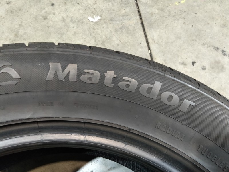 4 Gomme usate 215 60 17 Pneumatici Invernali MATADOR 4 Gomme usate 215 60 17 Pneumatici Invernali MATADOR