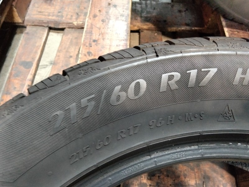 4 Gomme usate 215 60 17 Pneumatici Invernali MATADOR 4 Gomme usate 215 60 17 Pneumatici Invernali MATADOR