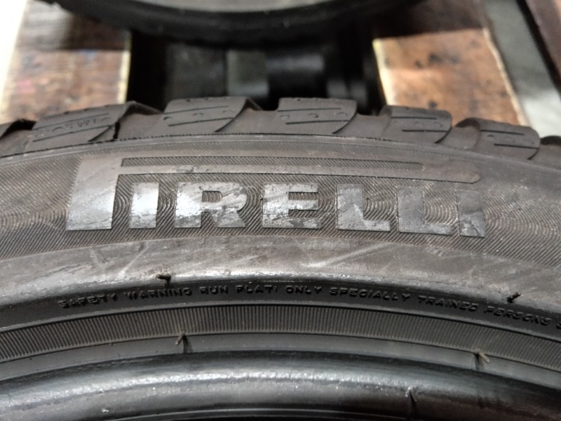 2 Gomme usate 245 40 19 e 2 Gomme usate 275 35 19 RUN FLAT Pneumatici Invernali PIRELLI 2 Gomme usate 245 40 19 e 2 Gomme usate 275 35 19 RUN FLAT Pneumatici Invernali PIRELLI