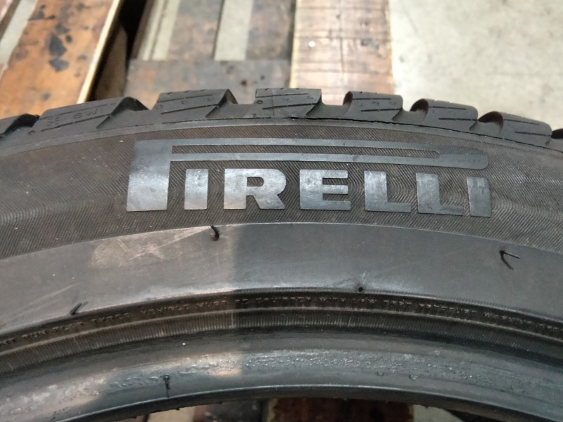 2 Gomme usate 275 40 20 RUN FLAT Pneumatici Invernali PIRELLI 2 Gomme usate 275 40 20 RUN FLAT Pneumatici Invernali PIRELLI