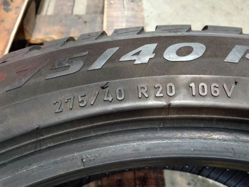 2 Gomme usate 275 40 20 RUN FLAT Pneumatici Invernali PIRELLI 2 Gomme usate 275 40 20 RUN FLAT Pneumatici Invernali PIRELLI