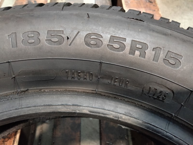 2 Gomme usate 185 65 15 Pneumatici Invernali DUNLOP 2 Gomme usate 185 65 15 Pneumatici Invernali DUNLOP