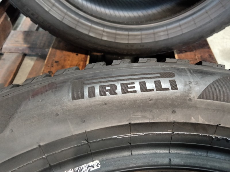 4 Gomme usate 215 55 17 Pneumatici Invernali PIRELLI 4 Gomme usate 215 55 17 Pneumatici Invernali PIRELLI