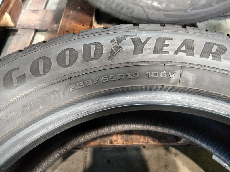 4 Gomme usate 235 55 19 Pneumatici Invernali GOODYEAR 4 Gomme usate 235 55 19 Pneumatici Invernali GOODYEAR