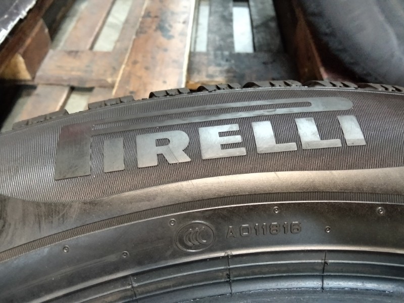 4 Gomme usate 235 55 20 Pneumatici Invernali PIRELLI 4 Gomme usate 235 55 20 Pneumatici Invernali PIRELLI