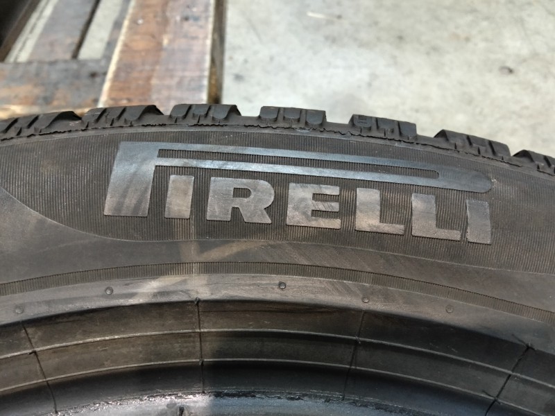 4 Gomme usate 225 55 18 Pneumatici Invernali PIRELLI 4 Gomme usate 225 55 18 Pneumatici Invernali PIRELLI