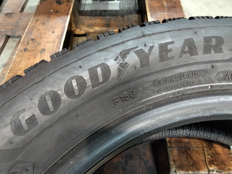 2 Gomme usate 215 55 17 Pneumatici Invernali GOODYEAR 2 Gomme usate 215 55 17 Pneumatici Invernali GOODYEAR