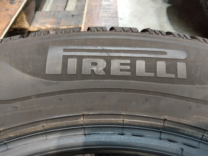 4 Gomme usate 215 60 17 Pneumatici Invernali PIRELLI 4 Gomme usate 215 60 17 Pneumatici Invernali PIRELLI