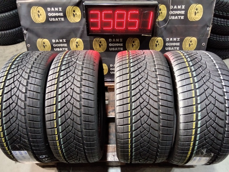 2 Gomme usate 245 40 19 e 2 Gomme usate 275 35 19 Pneumatici Invernali GOODYEAR 2 Gomme usate 245 40 19 e 2 Gomme usate 275 35 19 Pneumatici Invernali GOODYEAR