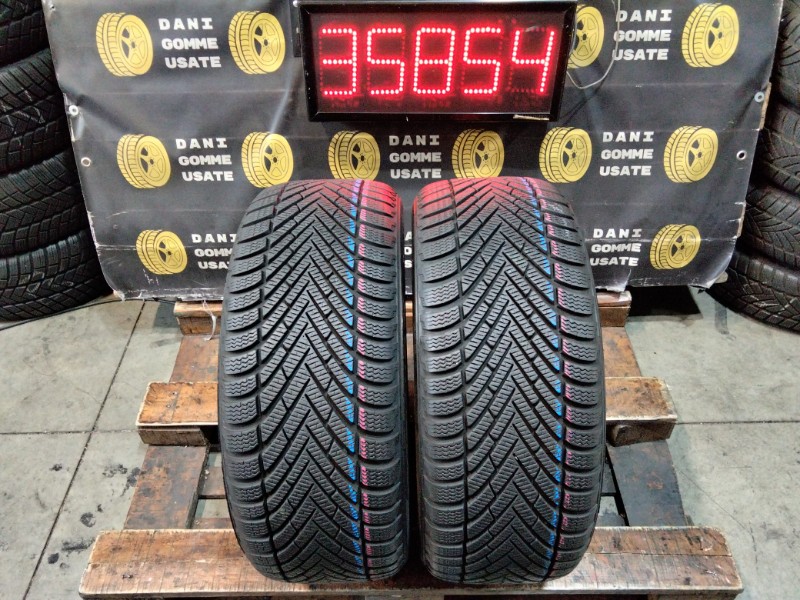 2 Gomme usate 225 45 17 Pneumatici Invernali PIRELLI 2 Gomme usate 225 45 17 Pneumatici Invernali PIRELLI