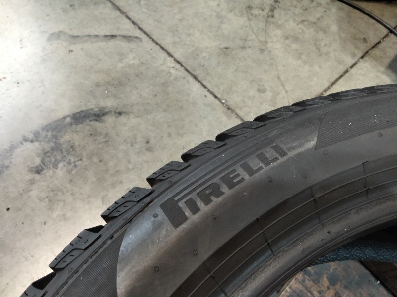 2 Gomme usate 225 45 17 Pneumatici Invernali PIRELLI 2 Gomme usate 225 45 17 Pneumatici Invernali PIRELLI