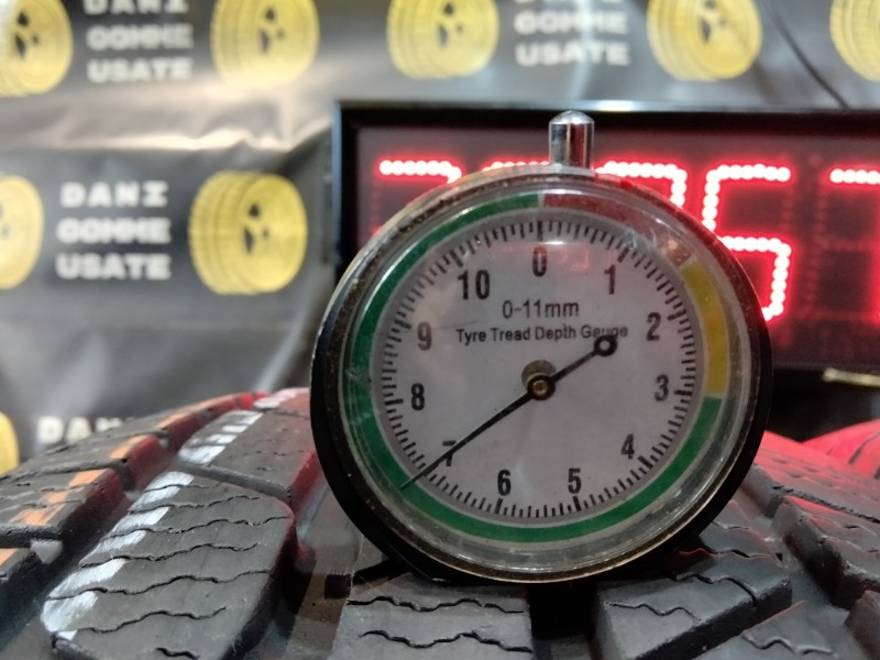 2 Gomme usate 205 55 16 Pneumatici Invernali CONTINENTAL 2 Gomme usate 205 55 16 Pneumatici Invernali CONTINENTAL