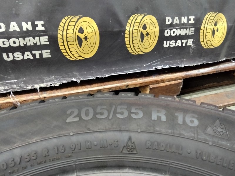 2 Gomme usate 205 55 16 Pneumatici Invernali CONTINENTAL 2 Gomme usate 205 55 16 Pneumatici Invernali CONTINENTAL