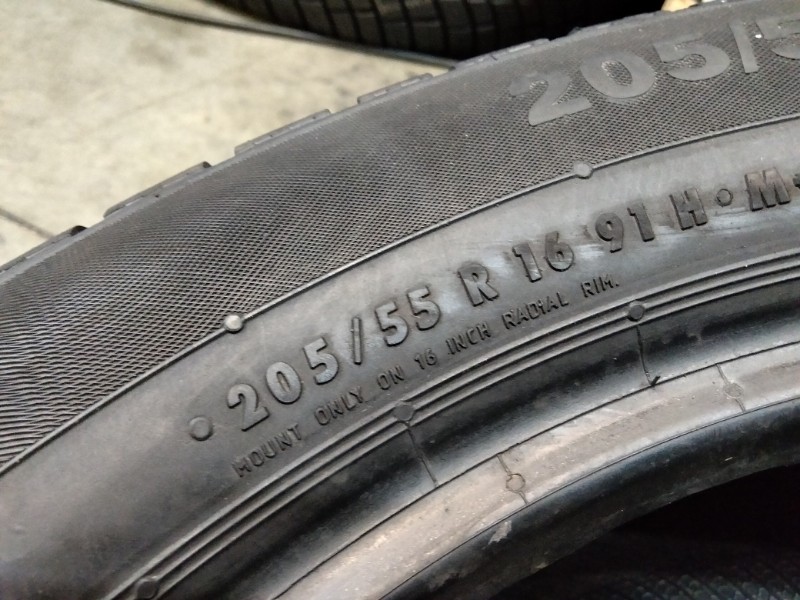 4 Gomme usate 205 55 16 Pneumatici Invernali CONTINENTAL 4 Gomme usate 205 55 16 Pneumatici Invernali CONTINENTAL