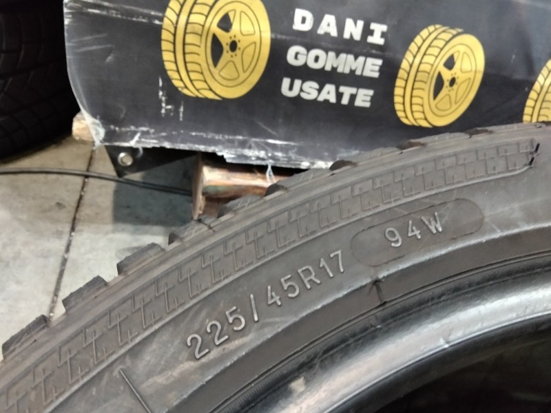 2 Gomme usate 225 45 17 Pneumatici 4 Stagioni KLEBER 2 Gomme usate 225 45 17 Pneumatici 4 Stagioni KLEBER