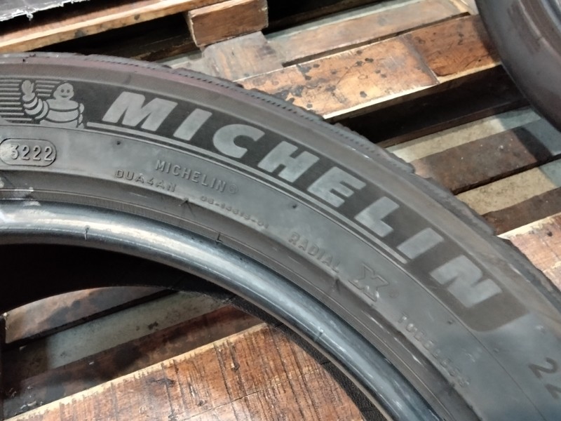 2 Gomme usate 225 50 18 Pneumatici Invernali MICHELIN 2 Gomme usate 225 50 18 Pneumatici Invernali MICHELIN