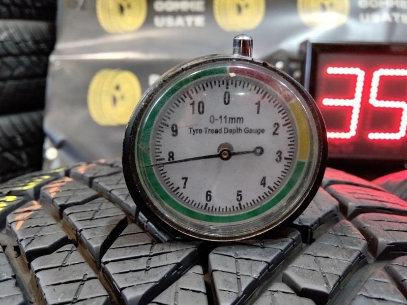 4 Gomme usate 225 50 17 Pneumatici Invernali PIRELLI 4 Gomme usate 225 50 17 Pneumatici Invernali PIRELLI