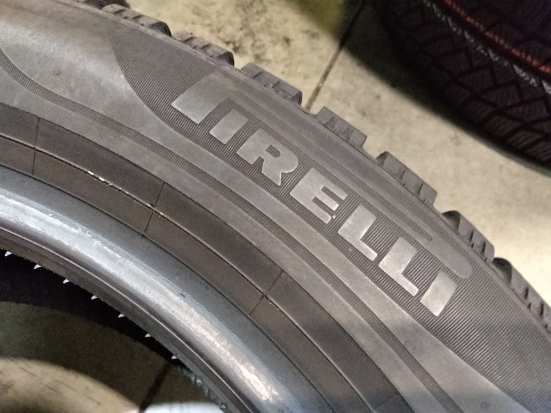 4 Gomme usate 225 50 17 Pneumatici Invernali PIRELLI 4 Gomme usate 225 50 17 Pneumatici Invernali PIRELLI