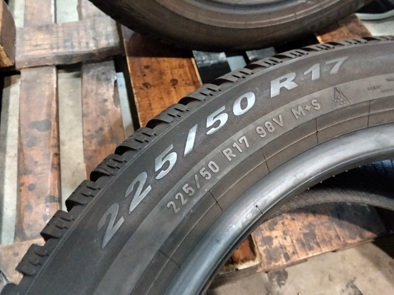 4 Gomme usate 225 50 17 Pneumatici Invernali PIRELLI 4 Gomme usate 225 50 17 Pneumatici Invernali PIRELLI