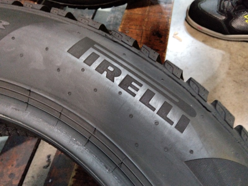 2 Gomme usate 185 65 15 Pneumatici Invernali PIRELLI 2 Gomme usate 185 65 15 Pneumatici Invernali PIRELLI