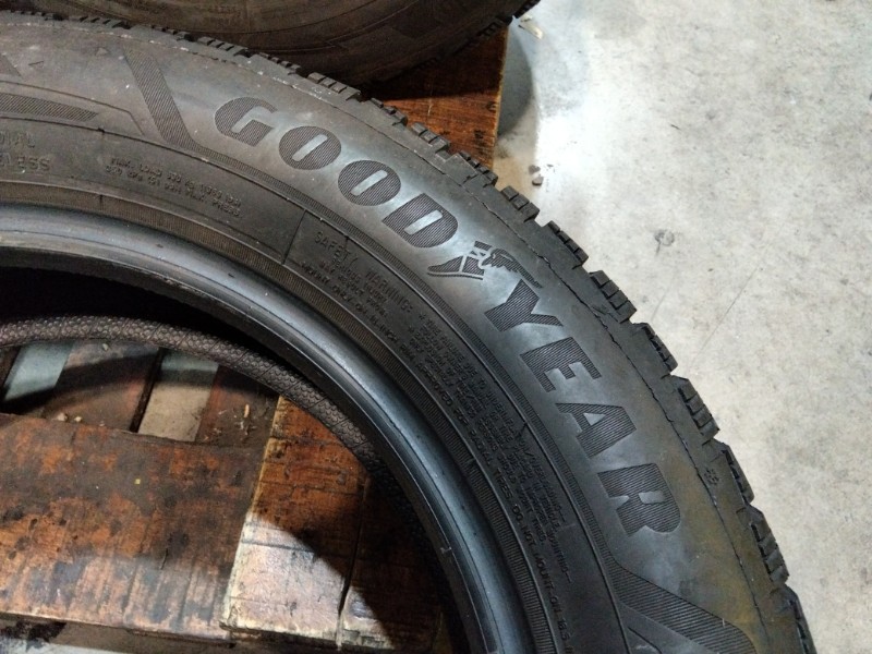 4 Gomme usate 205 60 16 Pneumatici Invernali GOODYEAR 4 Gomme usate 205 60 16 Pneumatici Invernali GOODYEAR
