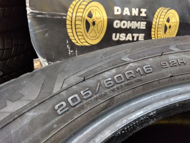 4 Gomme usate 205 60 16 Pneumatici Invernali GOODYEAR 4 Gomme usate 205 60 16 Pneumatici Invernali GOODYEAR