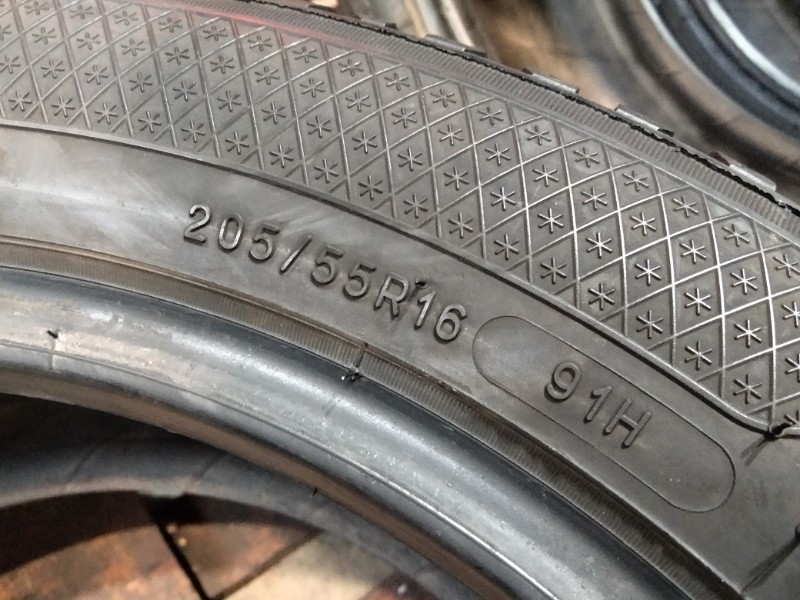 4 Gomme usate 205 55 16 Pneumatici Invernali KLEBER 4 Gomme usate 205 55 16 Pneumatici Invernali KLEBER