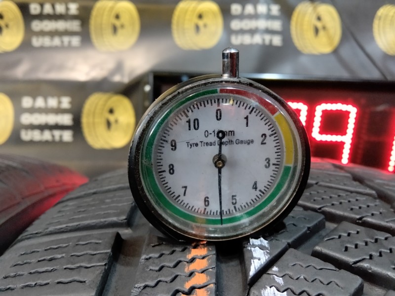 4 Gomme usate 225 55 19 Pneumatici Invernali CONTINENTAL 4 Gomme usate 225 55 19 Pneumatici Invernali CONTINENTAL
