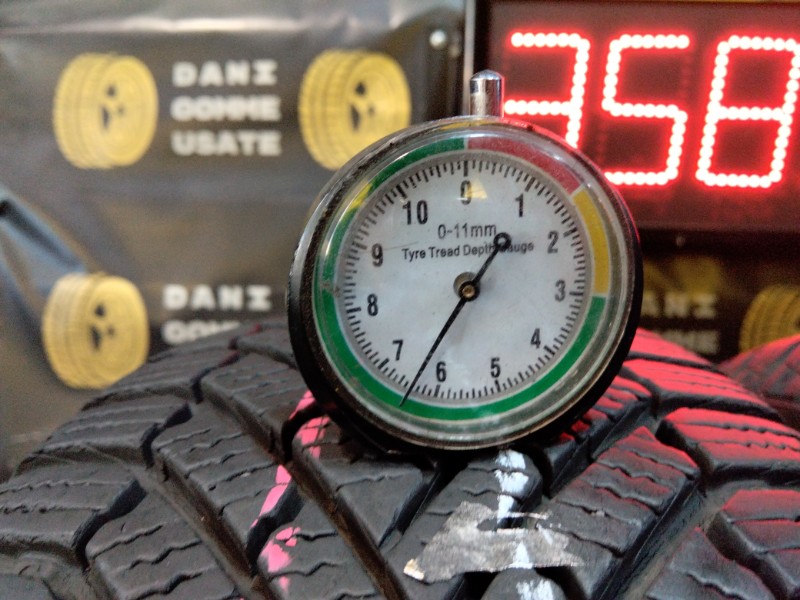 4 Gomme usate 185 65 15 Pneumatici Invernali CONTINENTAL 4 Gomme usate 185 65 15 Pneumatici Invernali CONTINENTAL