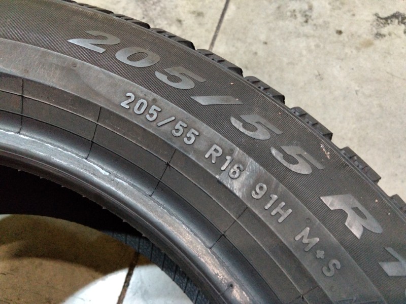 4 Gomme usate 205 55 16 Pneumatici Invernali PIRELLI 4 Gomme usate 205 55 16 Pneumatici Invernali PIRELLI