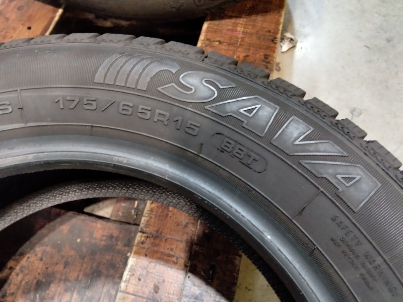 4 Gomme usate 175 65 15 Pneumatici Invernali SAVA 4 Gomme usate 175 65 15 Pneumatici Invernali SAVA