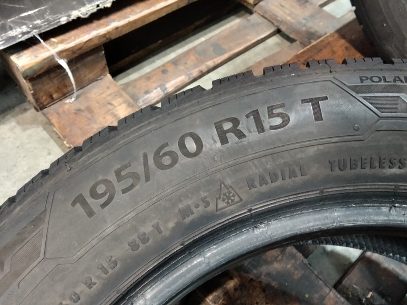 4 Gomme usate 195 60 15 Pneumatici Invernali BARUM 4 Gomme usate 195 60 15 Pneumatici Invernali BARUM