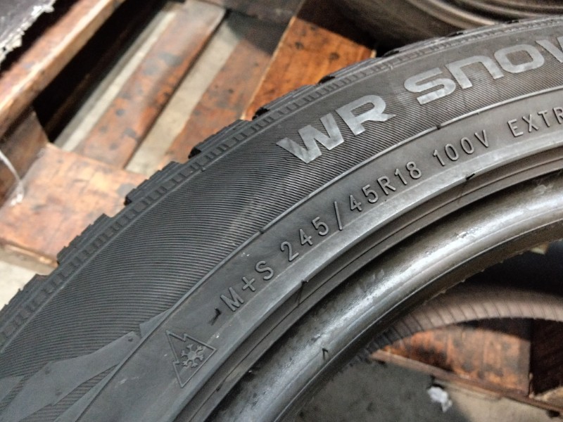 4 Gomme usate 245 45 18 Pneumatici Invernali NOKIAN 4 Gomme usate 245 45 18 Pneumatici Invernali NOKIAN